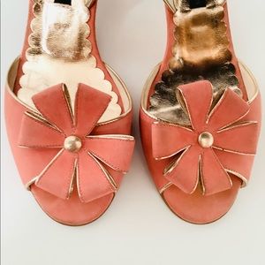 Marc Jacobs coral suede flower sling back heels 7